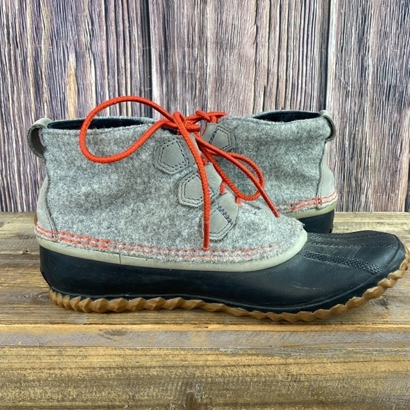 Sorel Gray Boots- Size 8.5 - Picture 5 of 12